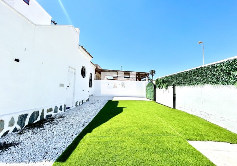 Wiederverkauf - town house - Punta Prima - Costa Blanca