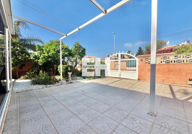 Segunda mano - villa - Orihuela Costa - Los Almendros-la Florida