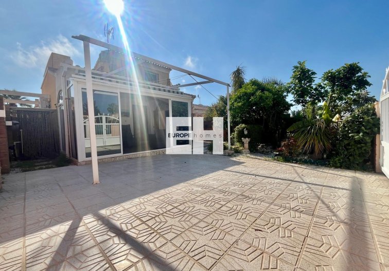 Segunda mano - villa - Orihuela Costa - Los Almendros-la Florida