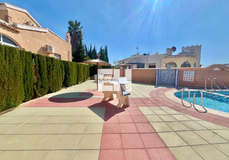 Segunda mano - villa - Orihuela Costa - Los Almendros-la Florida
