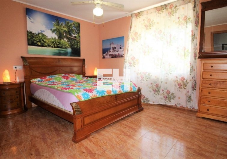 Resale - villa - Torrevieja - Los Balcones 