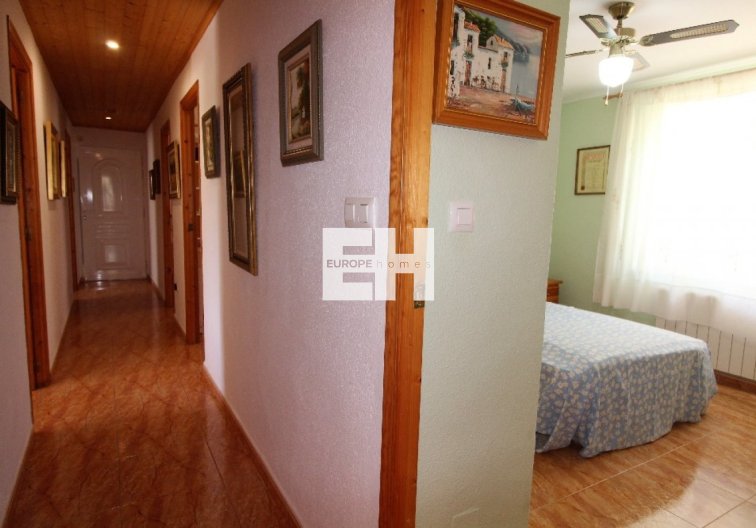 Resale - villa - Torrevieja - Los Balcones 