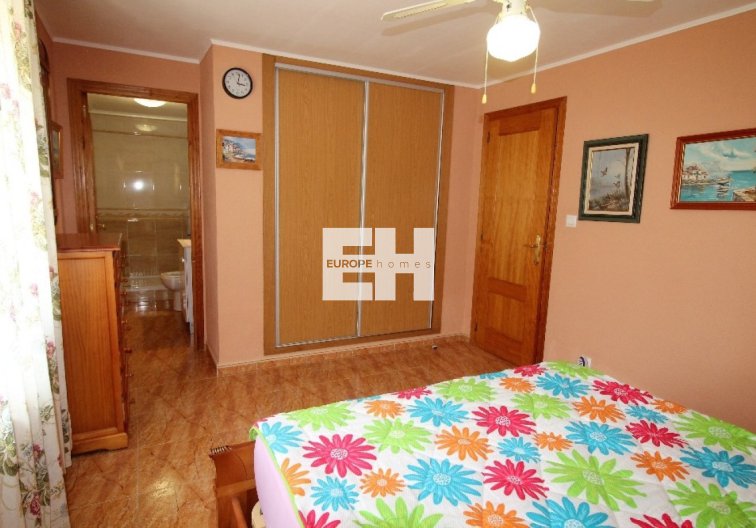 Resale - villa - Torrevieja - Los Balcones 