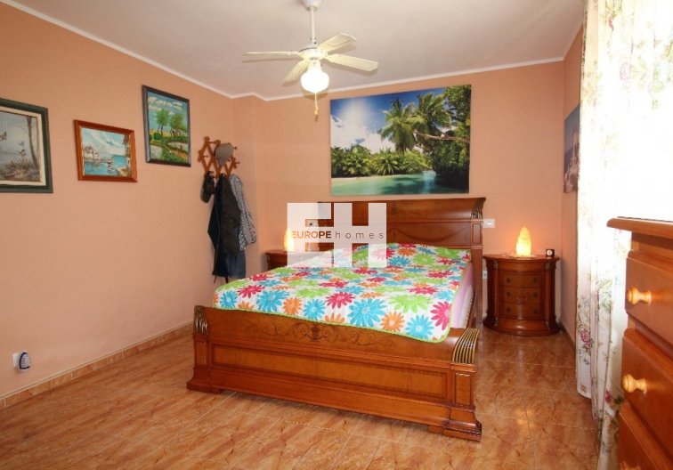 Resale - villa - Torrevieja - Los Balcones 