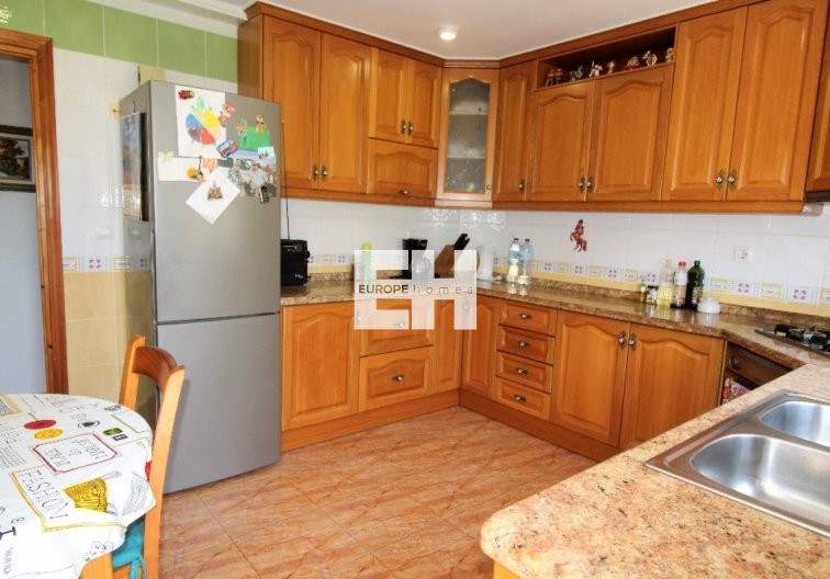 Resale - villa - Torrevieja - Los Balcones 