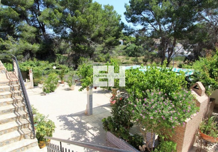 Resale - villa - Torrevieja - Los Balcones 