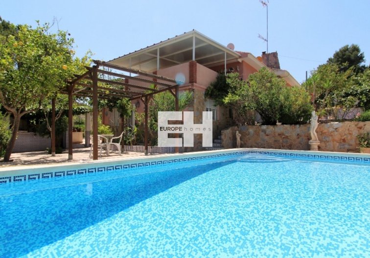 Resale - villa - Torrevieja - Los Balcones 