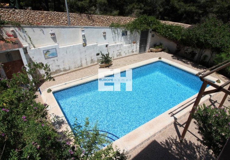 Resale - villa - Torrevieja - Los Balcones 