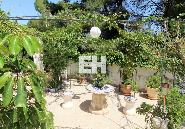 Resale - villa - Torrevieja - Los Balcones 