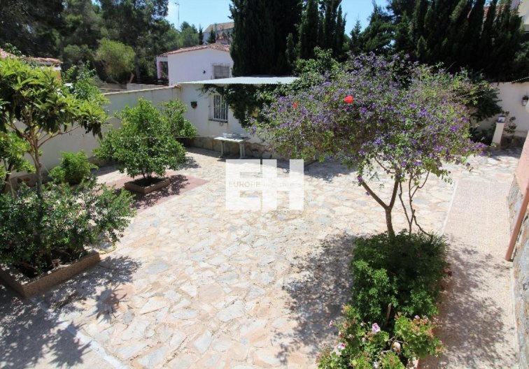 Resale - villa - Torrevieja - Los Balcones 