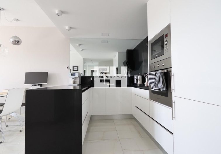 Resale - Apartment - Orihuela Costa - Costa Blanca