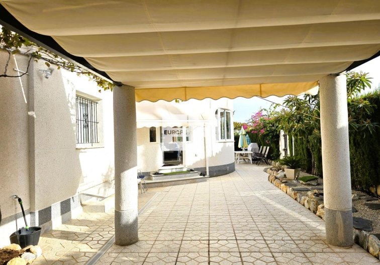 Herverkoop - villa - Orihuela Costa - Playa Flamenca