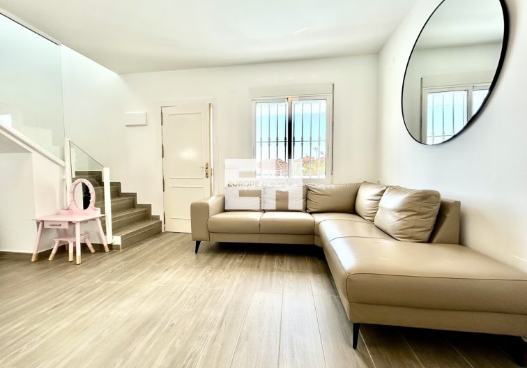 Revente - villa - Villamartin - Costa Blanca