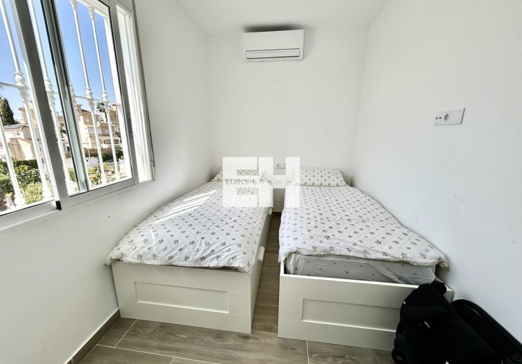 Revente - villa - Villamartin - Costa Blanca