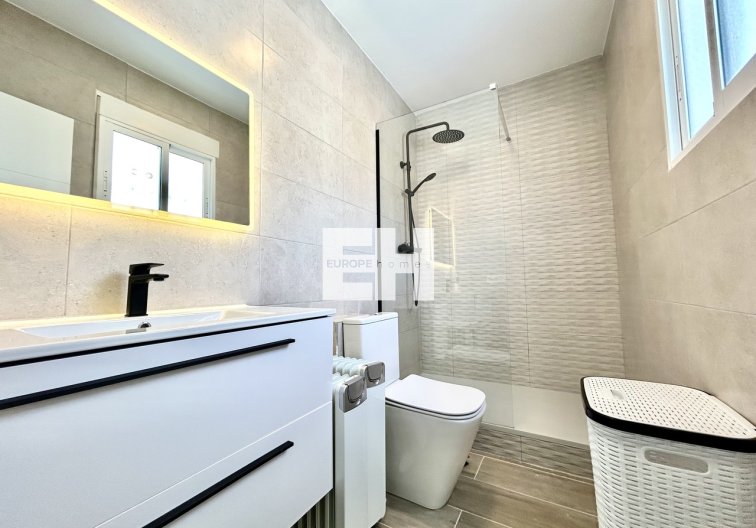 Revente - villa - Villamartin - Costa Blanca