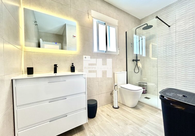 Revente - villa - Villamartin - Costa Blanca