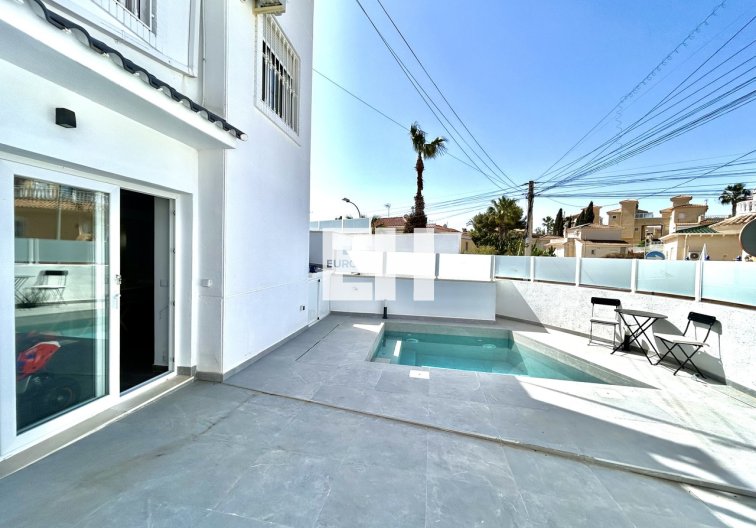 Revente - villa - Villamartin - Costa Blanca