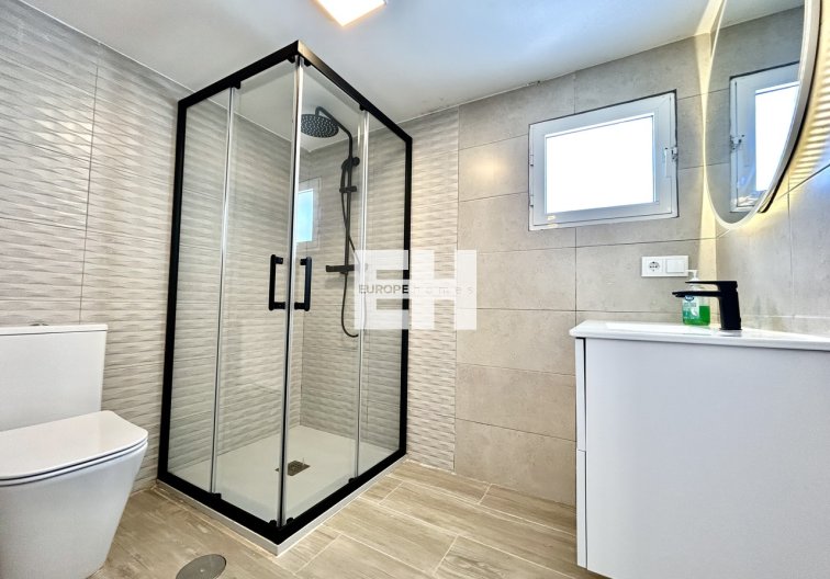 Revente - villa - Villamartin - Costa Blanca
