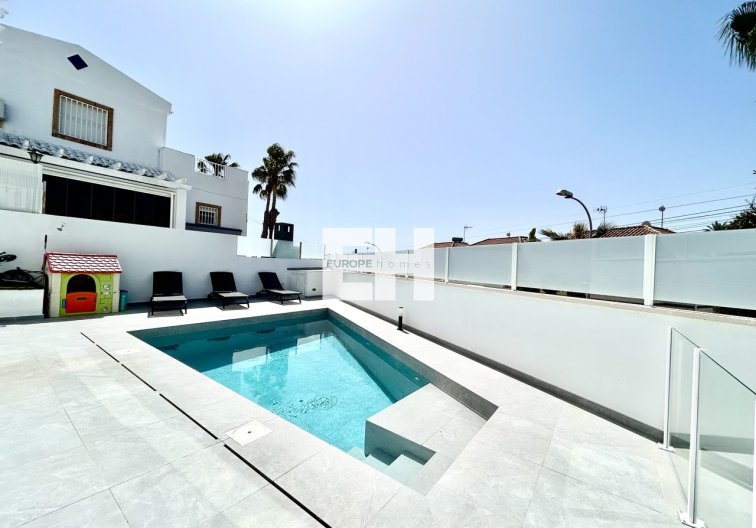 Revente - villa - Villamartin - Costa Blanca