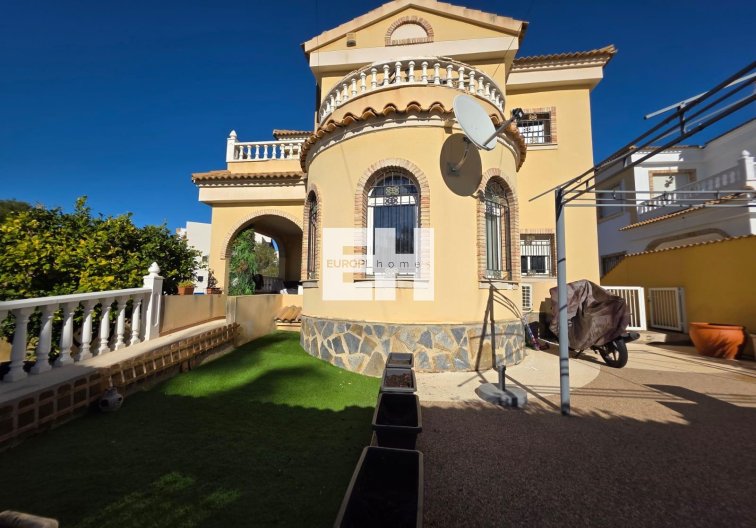 Segunda mano - villa - Orihuela Costa - Villamartín-las Filipinas