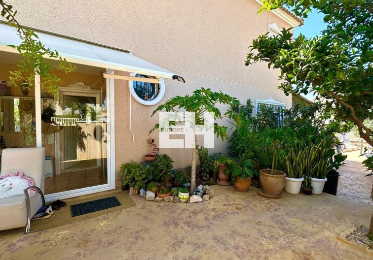 Resale - villa - Orihuela Costa - La Regia