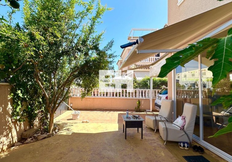 Resale - villa - Orihuela Costa - La Regia