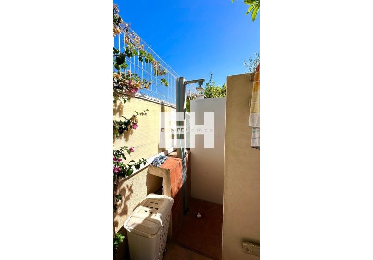 Resale - villa - Orihuela Costa - La Regia