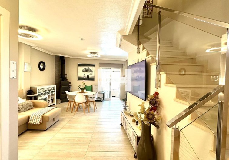 Resale - villa - Orihuela Costa - La Regia