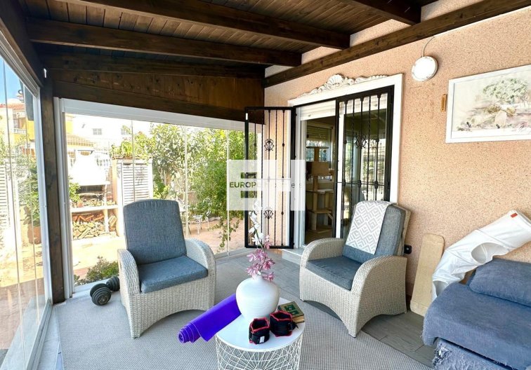 Resale - villa - Orihuela Costa - La Regia