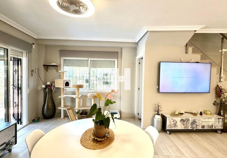 Resale - villa - Orihuela Costa - La Regia