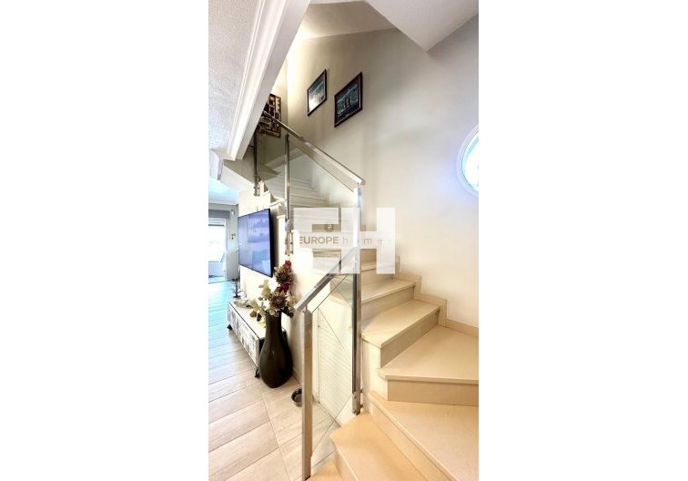 Resale - villa - Orihuela Costa - La Regia