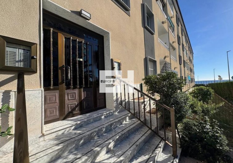 Wiederverkauf - Wohnung - Torrevieja - Punta Prima