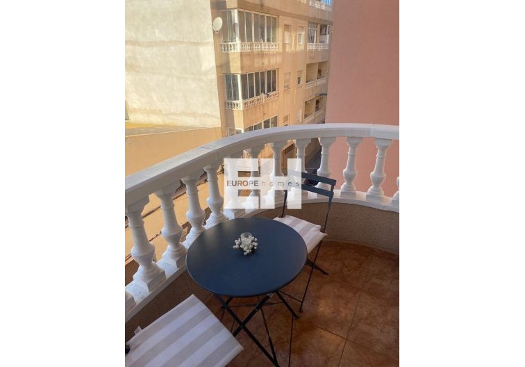 Segunda mano - Apartamento  - Torrevieja - Centro
