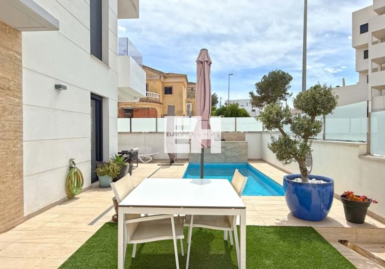 Revente - villa - Orihuela Costa - Costa Blanca