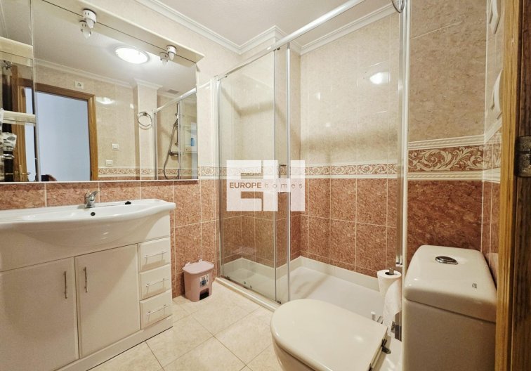 Segunda mano - Apartamento  - Torrevieja - Estacion De Autobuses