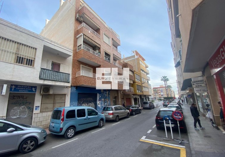 Segunda mano - Apartamento  - Torrevieja - Estacion De Autobuses