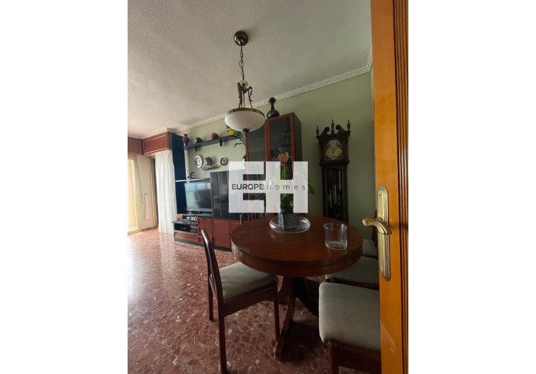 Resale - Apartment - Torrevieja - Las Piscinas Naturales