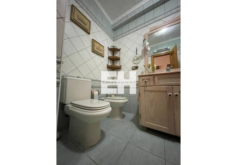 Resale - Apartment - Torrevieja - Las Piscinas Naturales