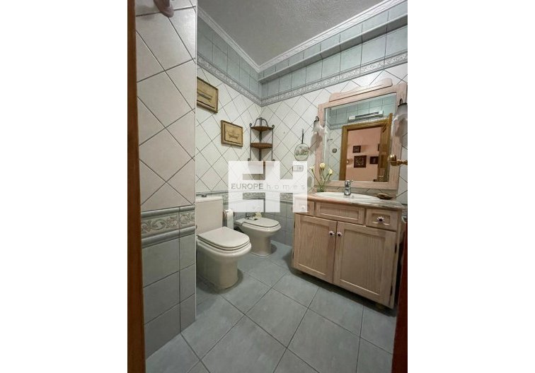 Resale - Apartment - Torrevieja - Las Piscinas Naturales