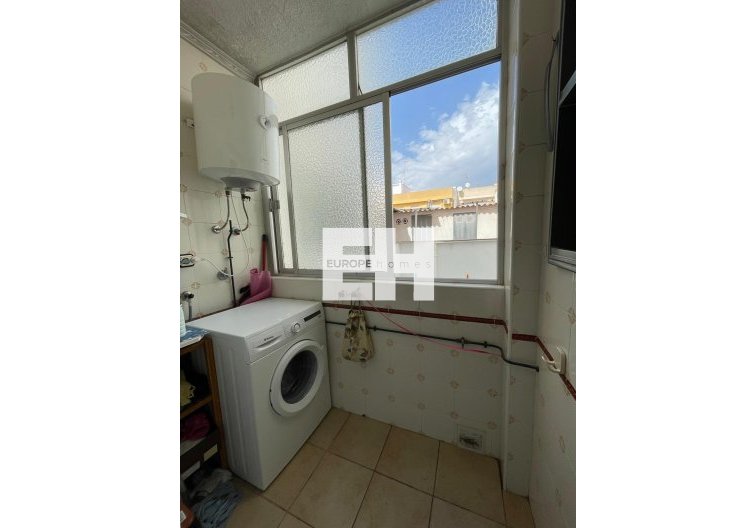 Resale - Apartment - Torrevieja - Las Piscinas Naturales