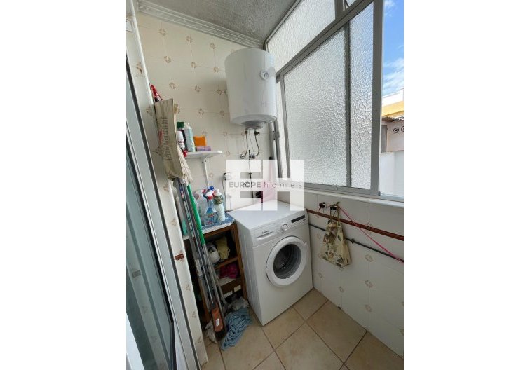 Resale - Apartment - Torrevieja - Las Piscinas Naturales