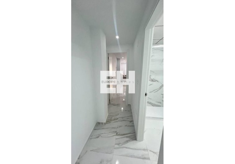 Resale - Apartment - Torrevieja - Parque De Las Naciones
