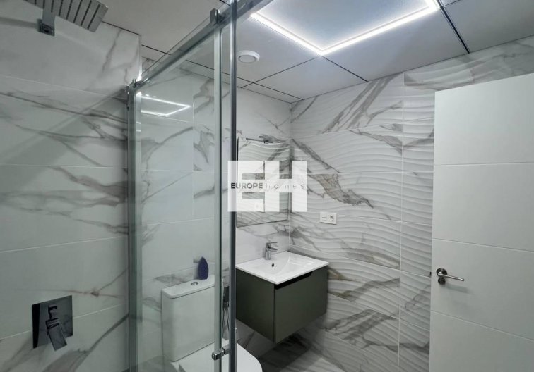 Resale - Apartment - Torrevieja - Parque De Las Naciones