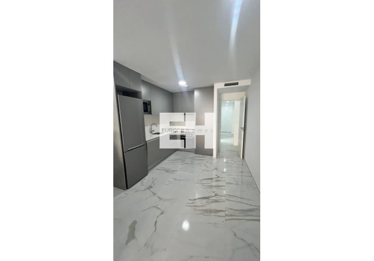 Resale - Apartment - Torrevieja - Parque De Las Naciones