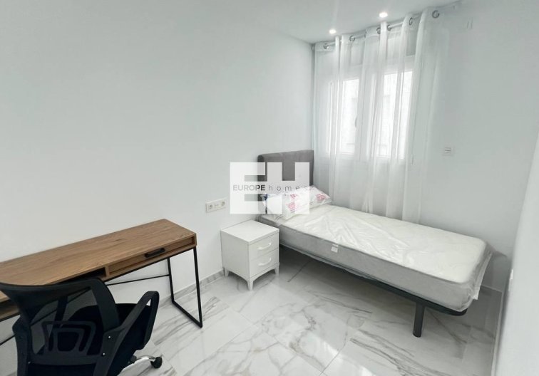 Resale - Apartment - Torrevieja - Parque De Las Naciones