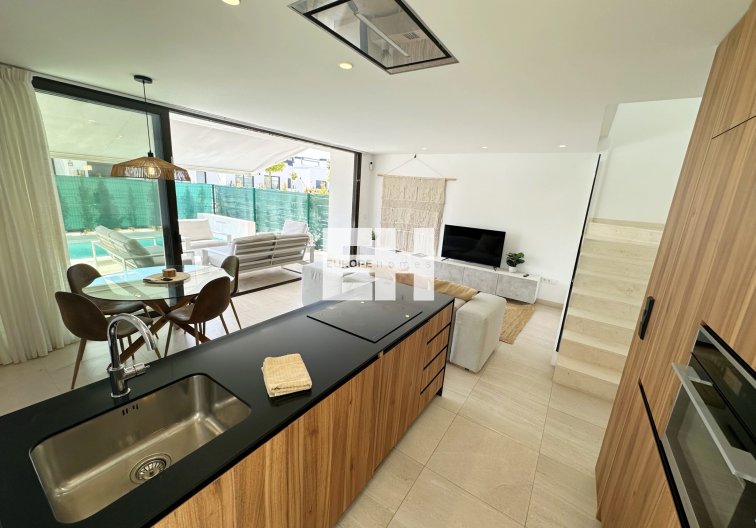 Segunda mano - villa - Santa Rosalia Resort - Inland