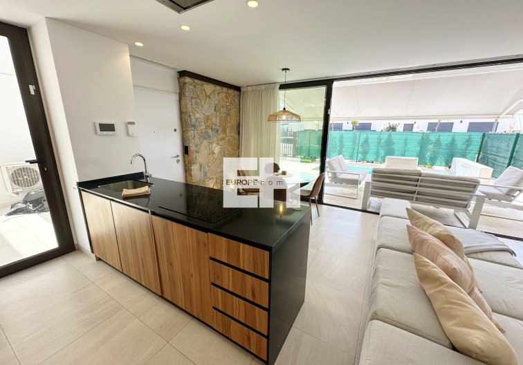 Segunda mano - villa - Santa Rosalia Resort - Inland