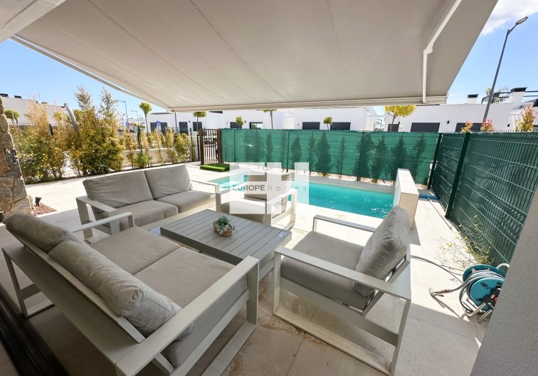 Segunda mano - villa - Santa Rosalia Resort - Inland