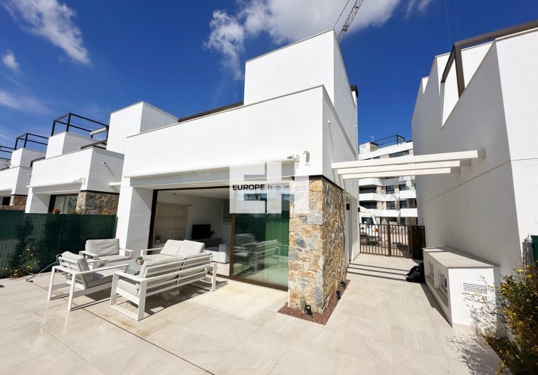 Segunda mano - villa - Santa Rosalia Resort - Inland