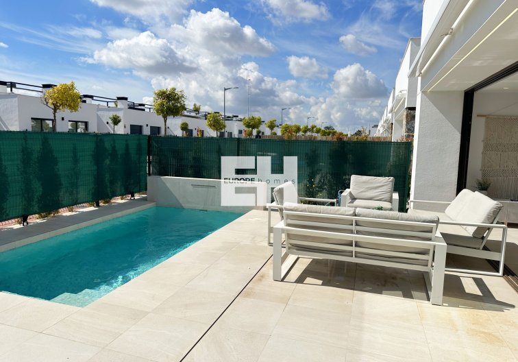 Segunda mano - villa - Santa Rosalia Resort - Inland